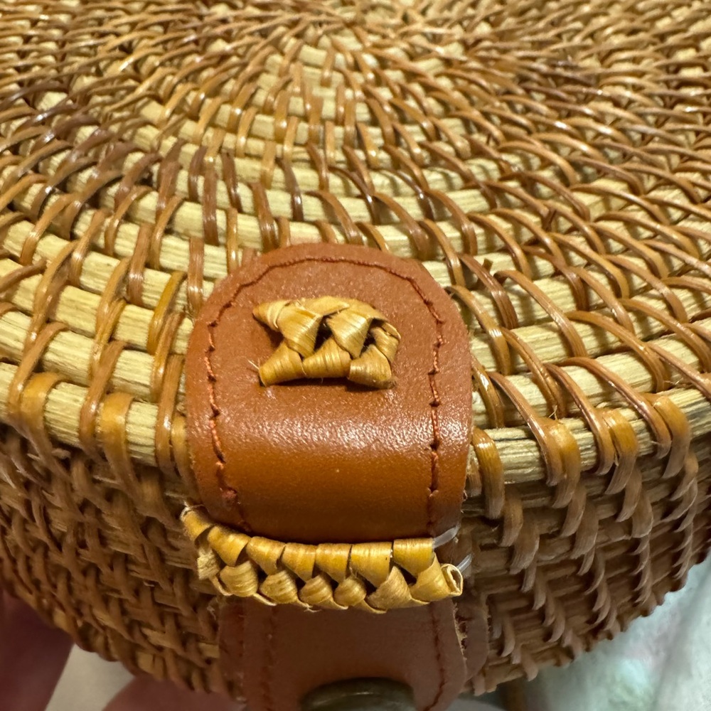 Round Woven Crossbody Bag with Tassels - Picture 4 of 5
